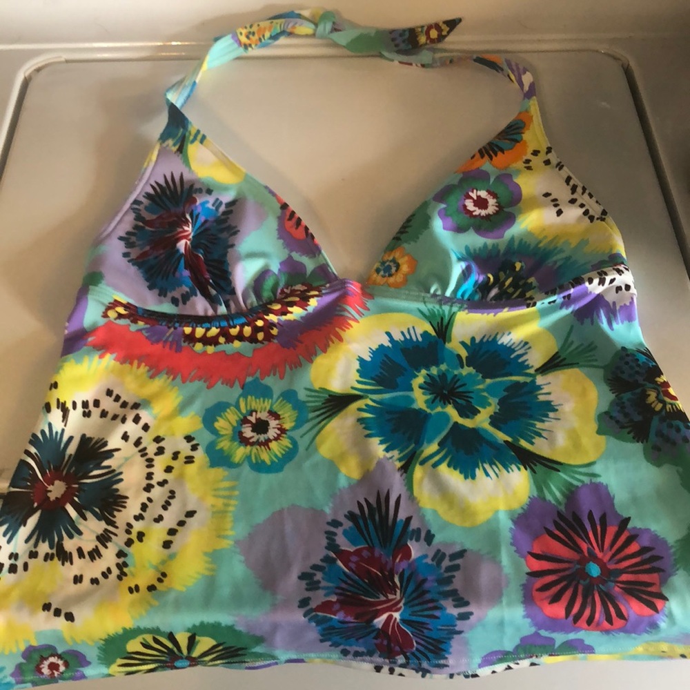 3 piece Victoria Secret Tankini w/ coverup skirt